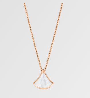Elegant Small Skirt Necklace for Women Agate Mother-of-Pearl Inlaid with Diamonds Fan-Shaped Collarbone Chain Light Luxury High-End Neck Chain