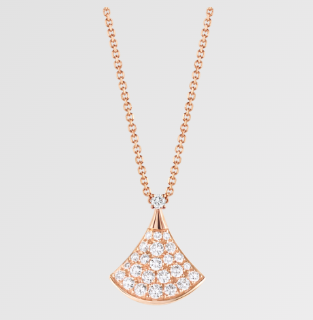 Elegant Small Skirt Necklace for Women Agate Mother-of-Pearl Inlaid with Diamonds Fan-Shaped Collarbone Chain Light Luxury High-End Neck Chain